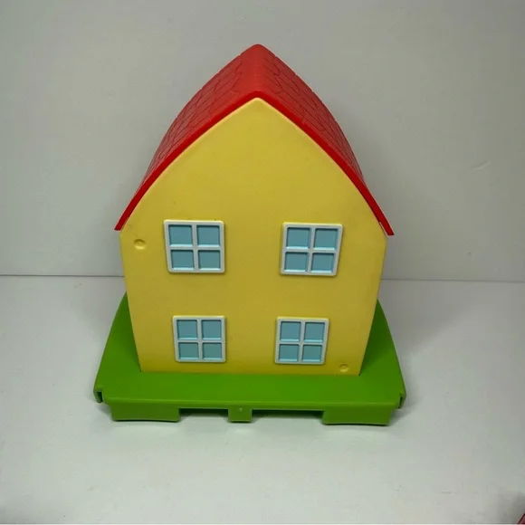 Peppa Pig All Around Peppa’s Town Playset House Bedroom with 2 Vehicles & Seat - Picture 2 of 11